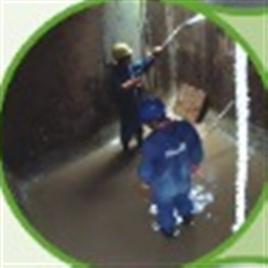 High-pressure eco wash inside a sump